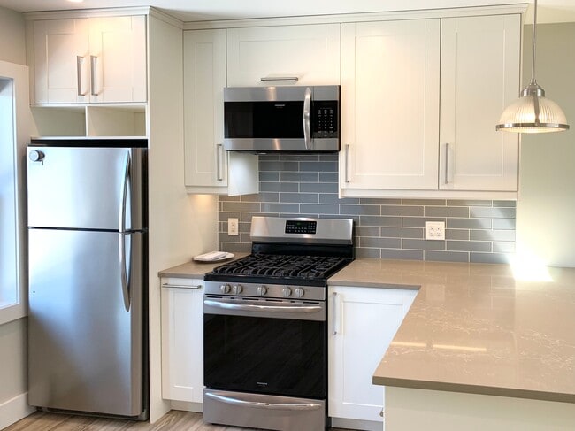 Photo - 99-07 Ascan Ave Townhome