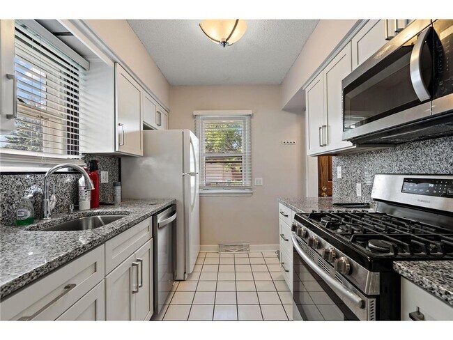 Building Photo - 3362 Library Ln