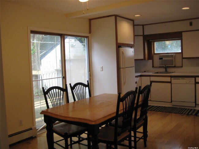 Building Photo - 8 Judith Dr