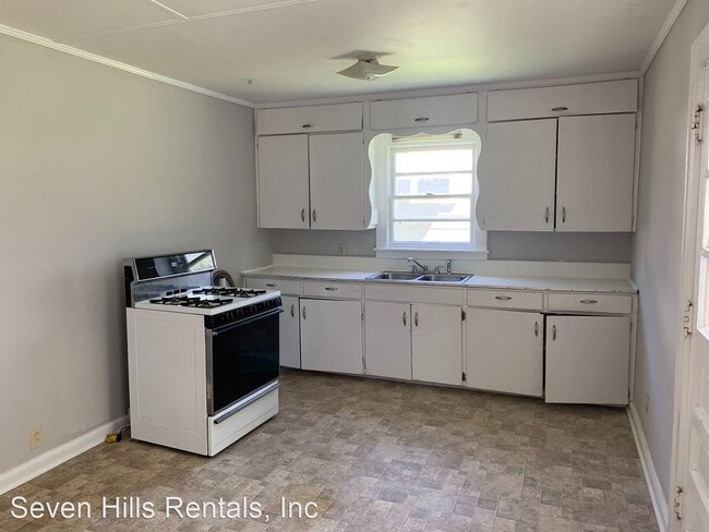 Building Photo - 2 br, 1 bath House - 520 King Street