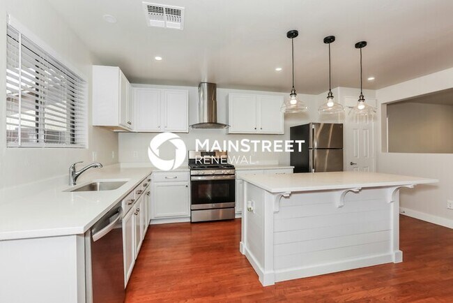 Foto del edificio - 3 Bedroom Pet-Friendly Home in SAN TAN VALLEY, AZ with Main Street Renewal