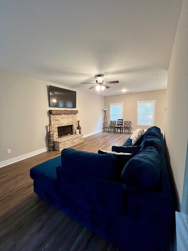 Foto del edificio - 144 Ducati Dr