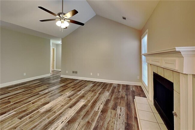 Foto del edificio - 3564 Saddlebrook Dr