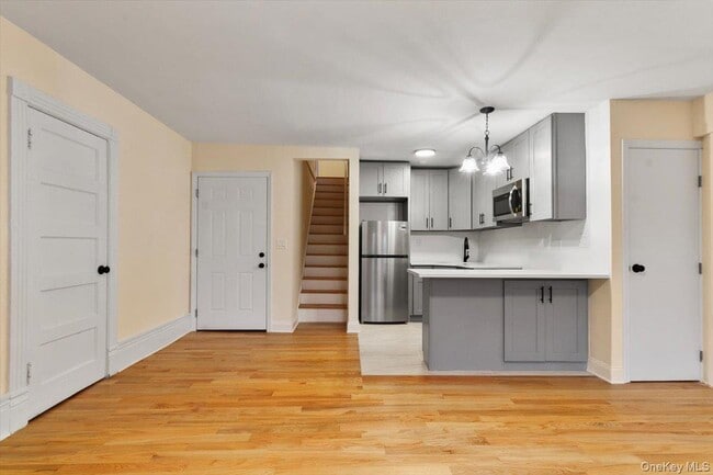 Building Photo - 116 Corlies Ave