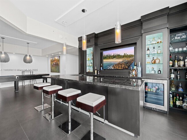 Building Photo - 333 Las Olas Way