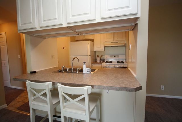Building Photo - 1855 Tall Oaks Dr