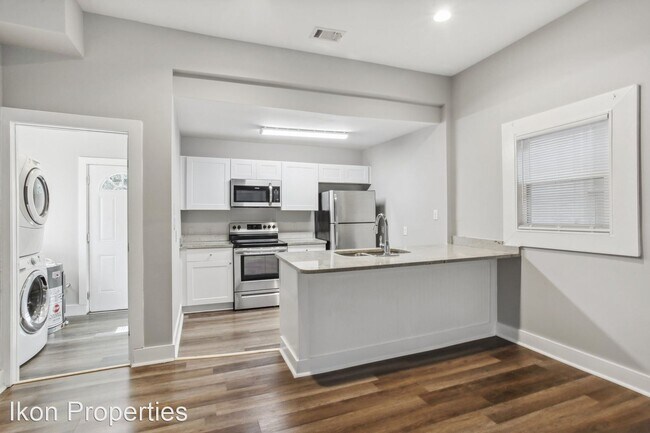Building Photo - 2 br, 2 bath House - 921 West 42nd Street