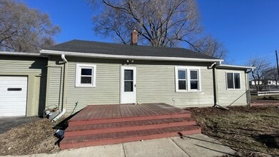 Building Photo - 1102 Sandy Hollow Rd