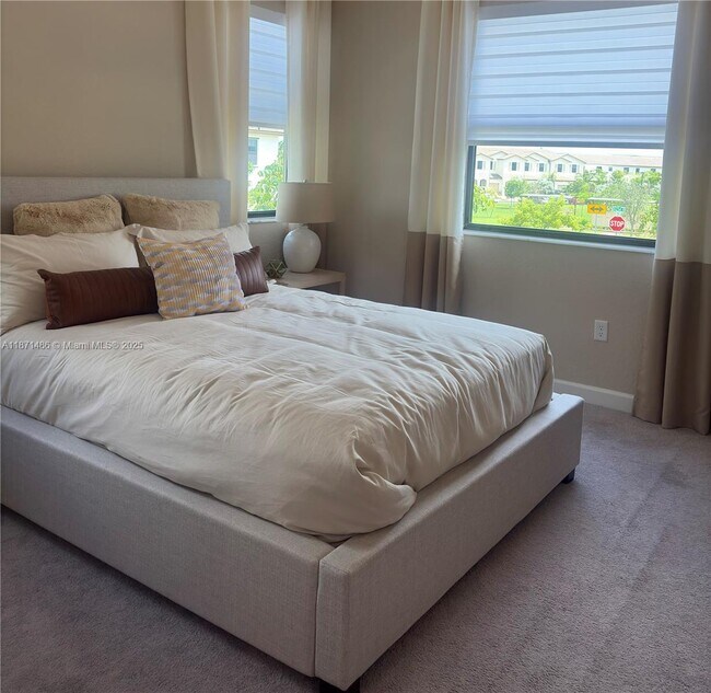 Foto del edificio - 156 SW 156th Ct