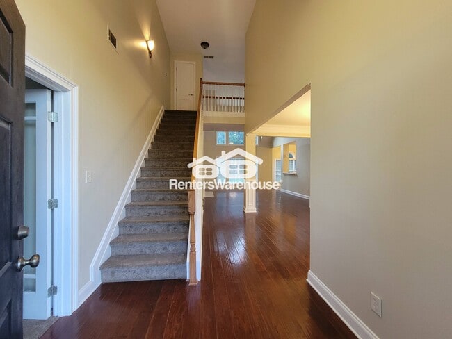 Building Photo - 1025 Rowanshyre Cir