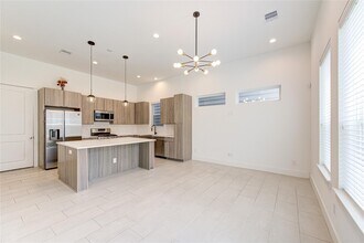 Building Photo - 564 Janisch Rd