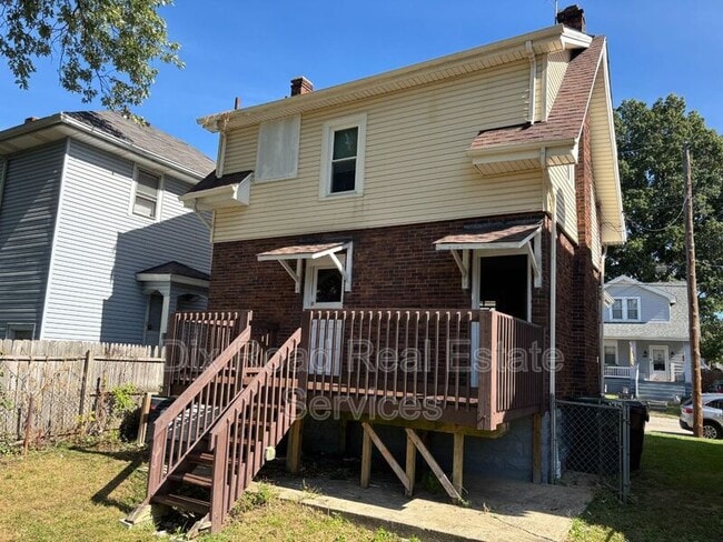 Foto del edificio - 5347 Hunter Ave