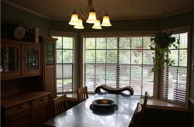 Foto del edificio - Spacious 3/2 home in convenient location