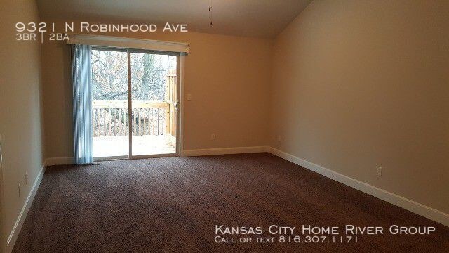 Building Photo - 9321 N Robinhood Ave