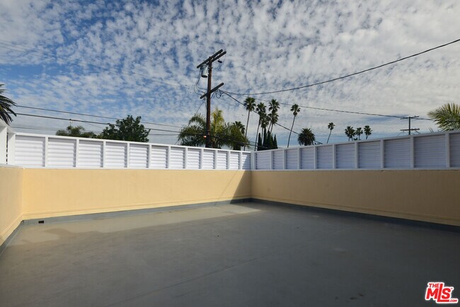 Foto del edificio - 2322 Ocean Ave