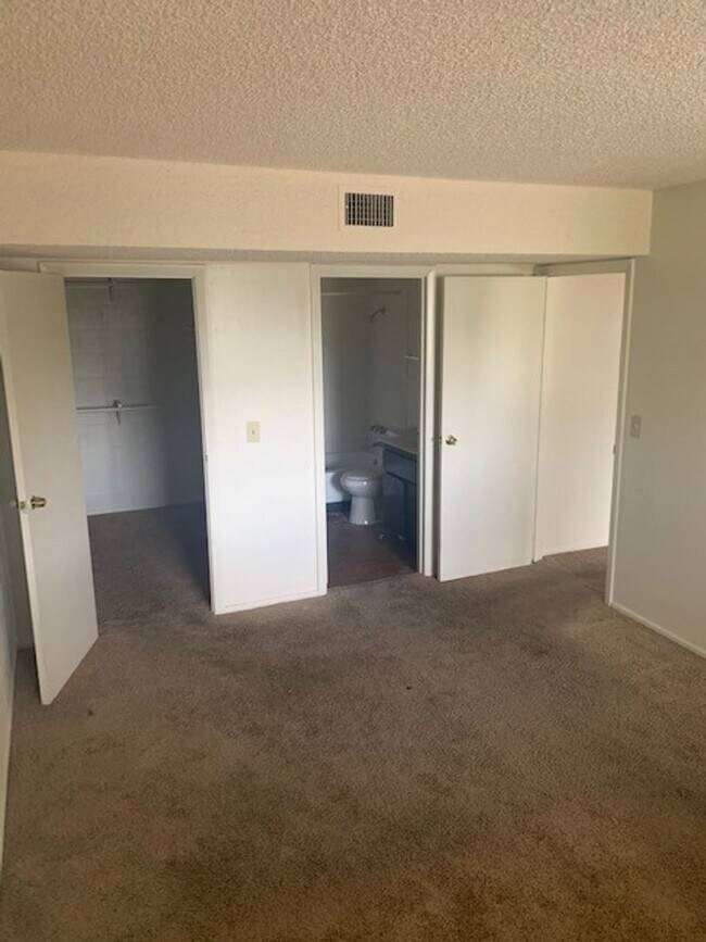 Foto del edificio - 1 Bedroom Condo In Central Las Vegas
