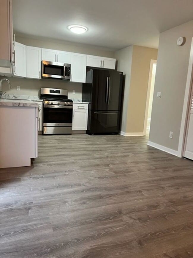 Building Photo - 1805 Dainesway Dr