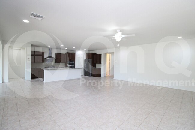 Building Photo - 26018 N 52nd Ln