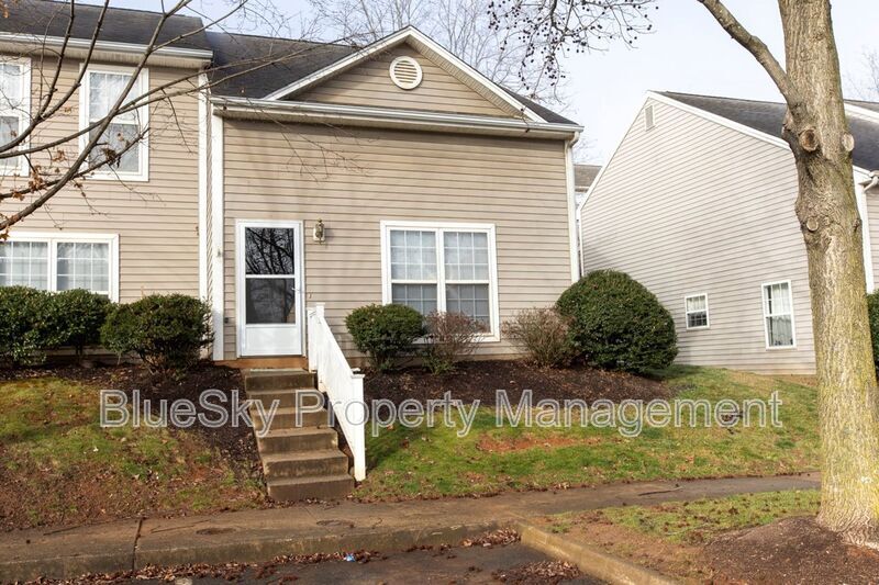 Foto principal - 115 Greenwich Ct