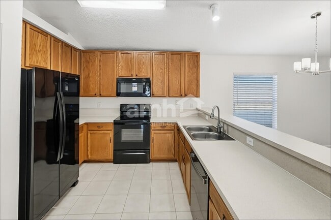 Building Photo - 1312 River City St