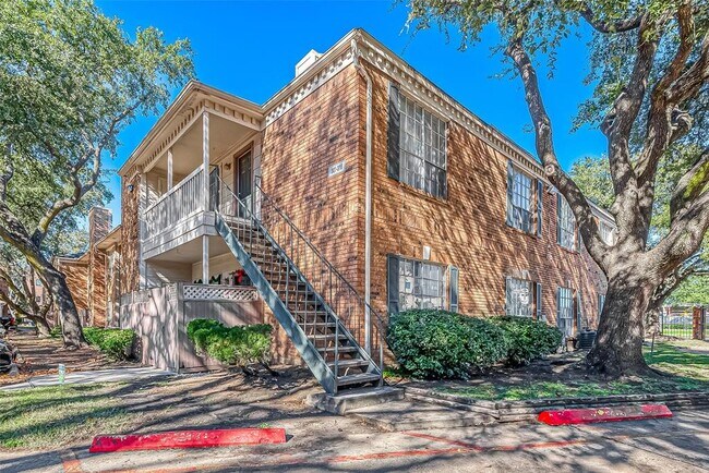 Foto del edificio - 2626 Holly Hall St