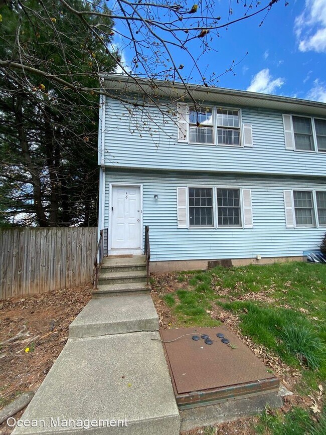 Foto del edificio - 2 br, 1.5 bath House - 6 Chamberlain St
