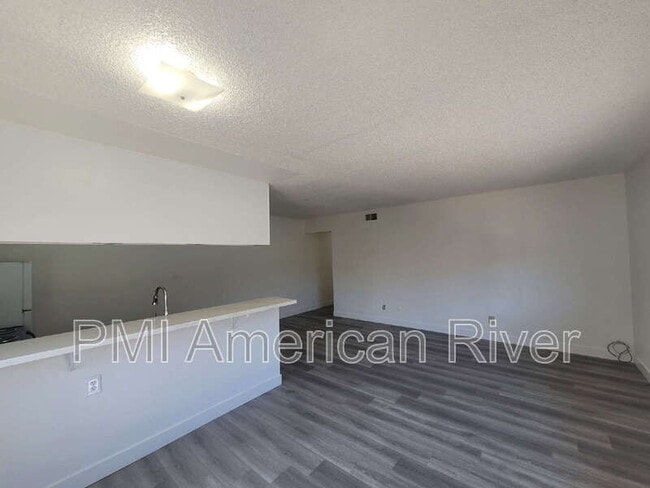 Foto del edificio - 75 Nedra Ct