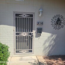 Building Photo - 1002 S Kolb Rd