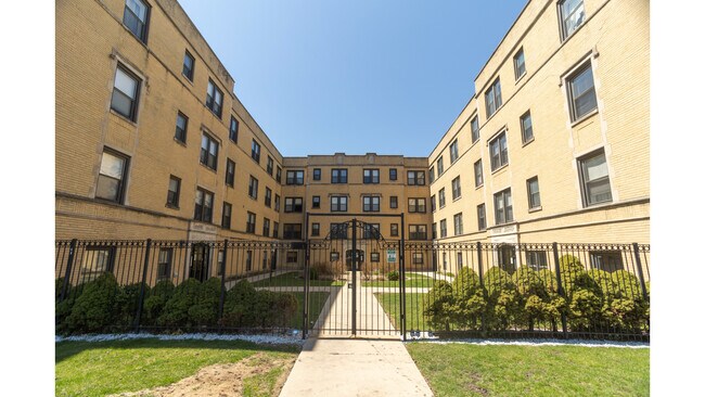 Building Photo - 5150 N Avers Ave
