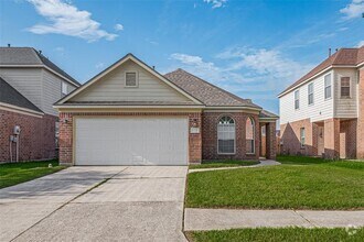 Building Photo - 12230 Hawthorne Hill Cir