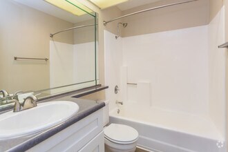 2 BR, 2 BA - 905 SF - Park Bonita