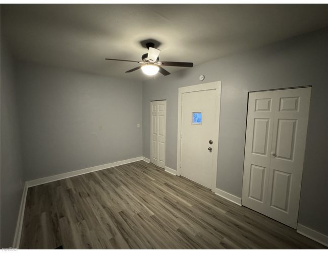 Foto del edificio - 1 br, 1 bath Triplex - 2005 Sherman Avenue A