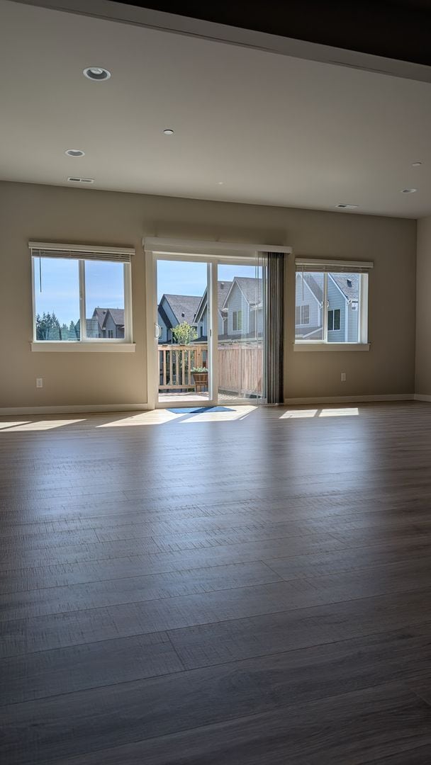 Building Photo - Mill  Creek 3 bedroom Townhome