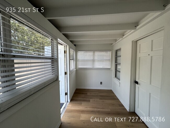 Foto del edificio - 935 21st St S