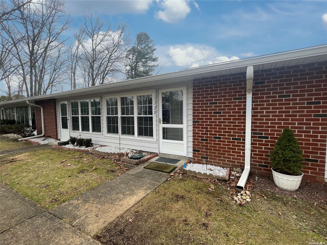 132 Eastbourne Ct, Ridge, NY 11961 Condo for Rent in Ridge, NY