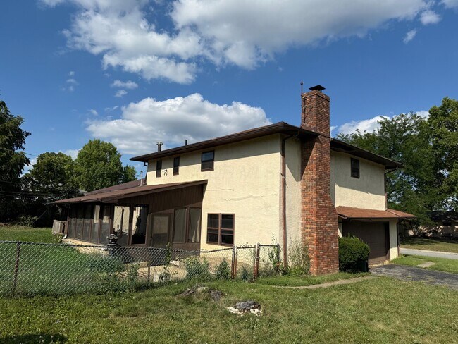 Foto del edificio - 1239 Bradshire Dr