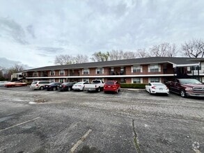 Building Photo - 417 N Pleasant St