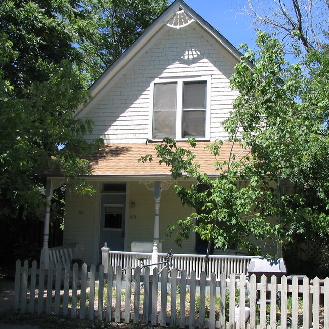 Building Photo - 619 Marine St