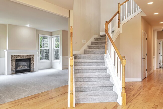 Foto del edificio - Click "request a tour" now!