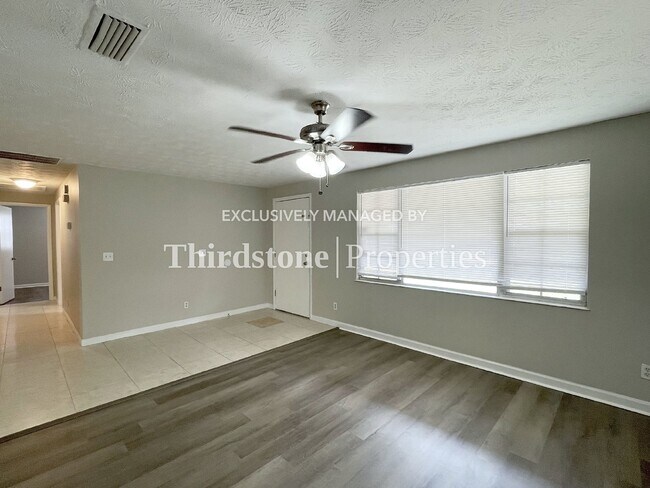 Foto del edificio - 2569 Kershaw Dr W