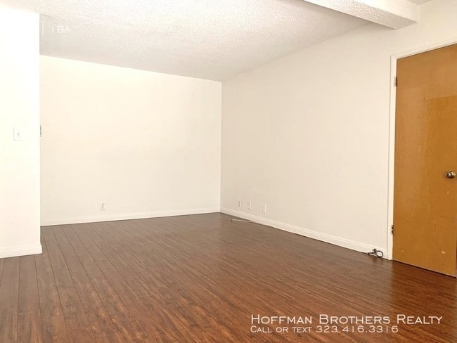 Building Photo - 1218 S Barrington Ave