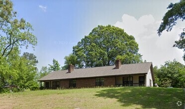 Building Photo - 410 Riverside Dr