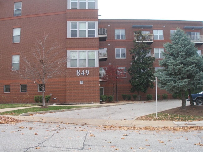 Building Photo - 849 Westgate Ave