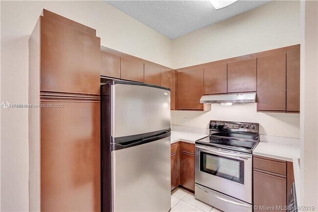 Building Photo - 5439 Verona Dr