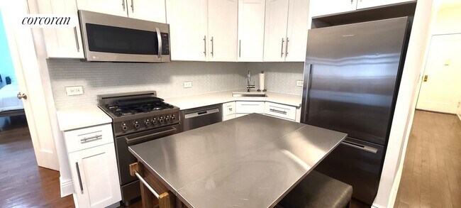 Foto del edificio - 24-51-51 38th St