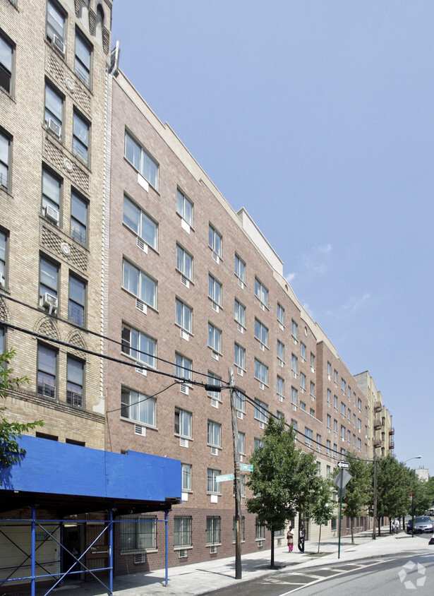Foto del edificio - Macombs Road Apartments