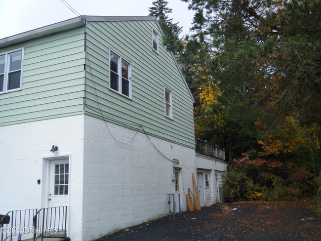 Building Photo - 644 Loudon Rd