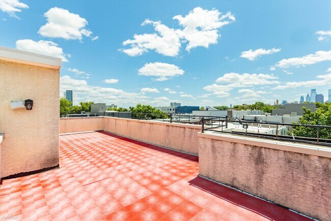 Foto del edificio - 5 br, 3 bath Duplex - 1728 N GRATZ ST Unit B