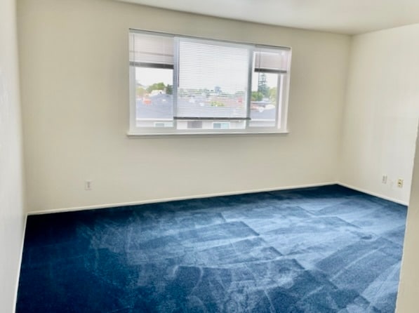 LIVING ROOM - 18 Linden Ave