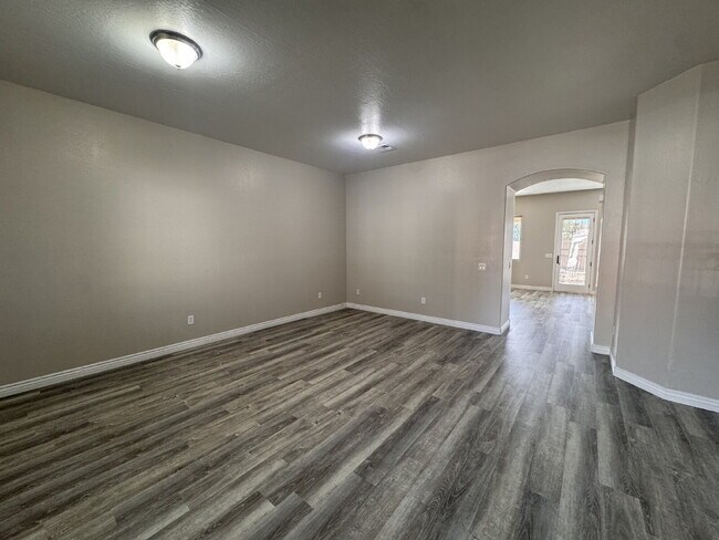 Foto del edificio - 821 W Saguaro Ln